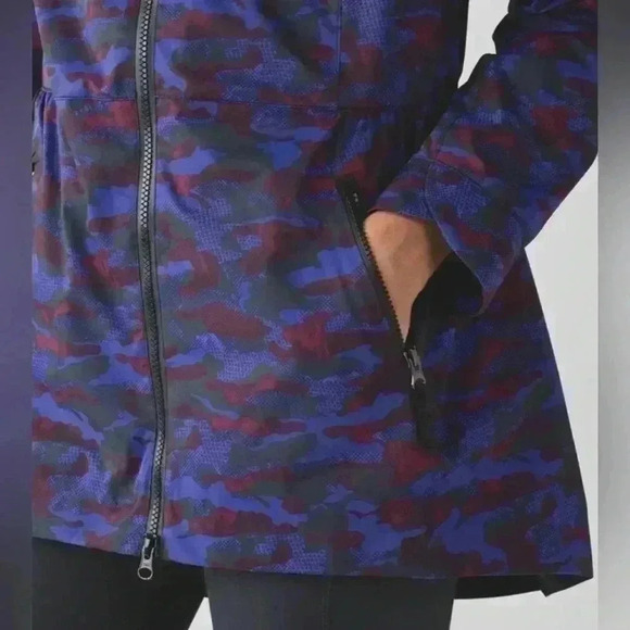 Lululemon Rain For Daze Jacket II in Hounds Camo Emperor Blue Black - Picture 8 of 12